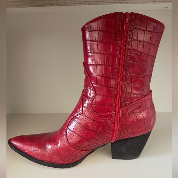Red boots by Coconuts, Size 6.5 - Picture 2 of 4